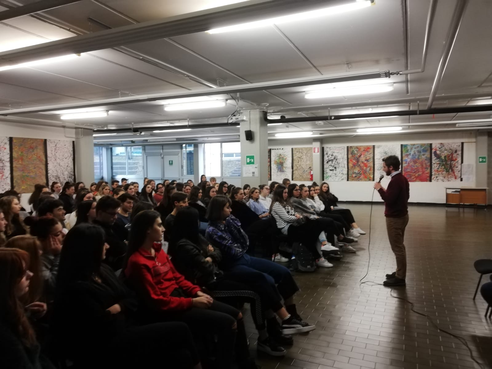 Tra i giovani e la strada